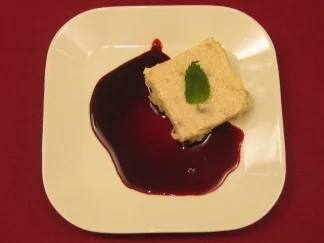 Grießflammeri mit Holundersoße - Rezept