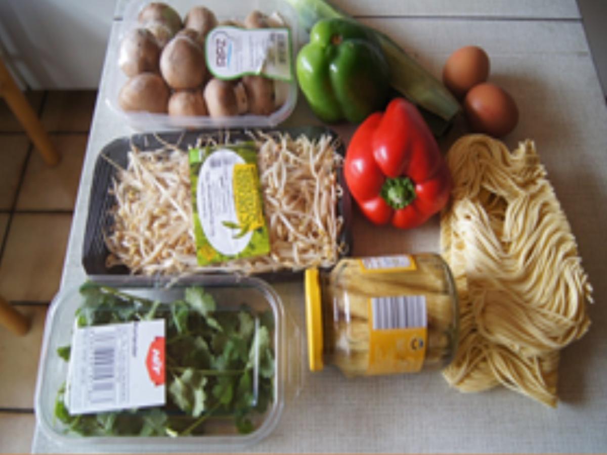Mie Nudeln mit Gemüsemix und Eierstreifen - einfach - von MausVoh