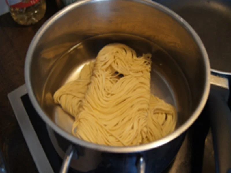 Mie-Nudeln mit Gemüsemix und Eierstreifen - Rezept - Bild Nr. 16169