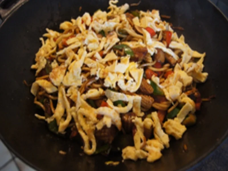 Mie-Nudeln mit Gemüsemix und Eierstreifen - Rezept - Bild Nr. 16179