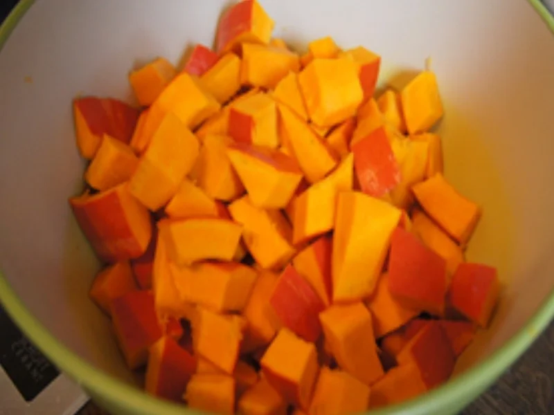 Kürbissuppe mit Ingwer und Kokosmilch - Rezept - Bild Nr. 16172