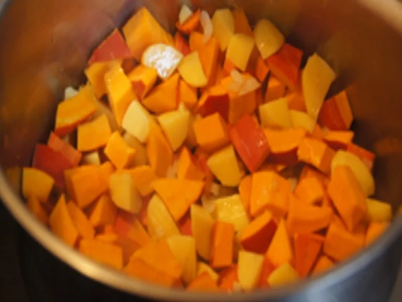 Kürbissuppe mit Ingwer und Kokosmilch - Rezept - Bild Nr. 16177