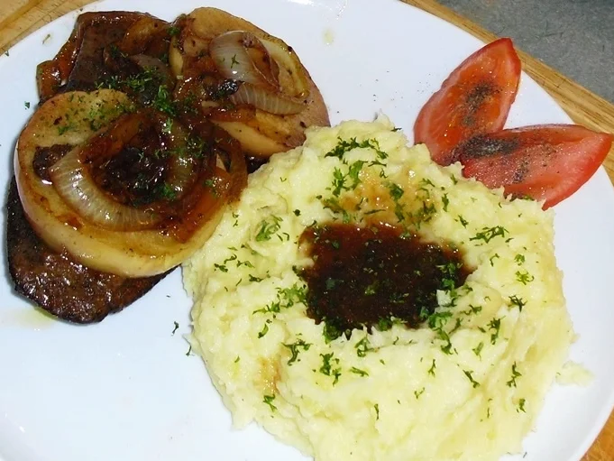 Rezept: Leber mit Äpfeln und Zwiebeln Bild Nr. 16168 Leber mit Äpfeln und Zwiebeln - Rezept - Bild Nr. 16168