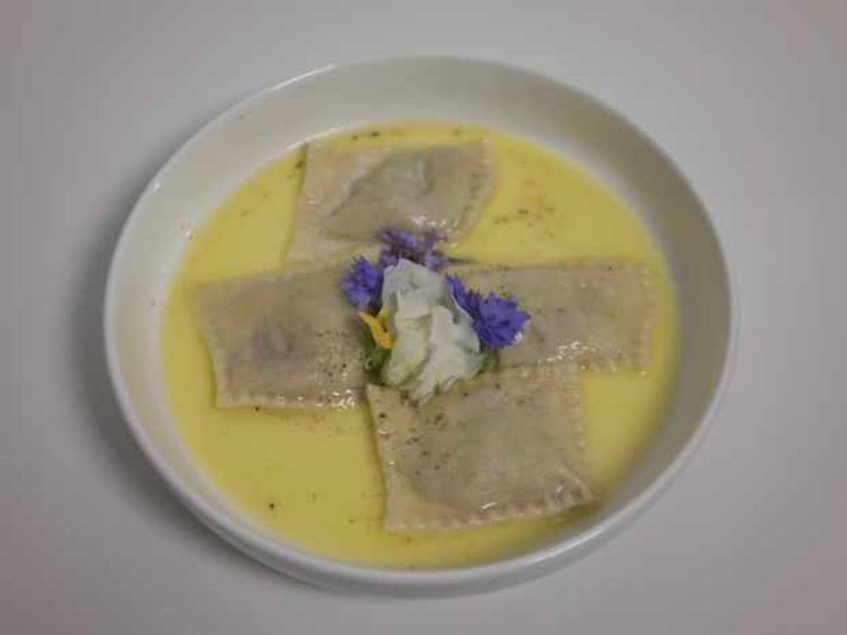 Ravioli mit Tomaten-Brot-Füllung und Mozarella-Sauce - von Das perfekte ...