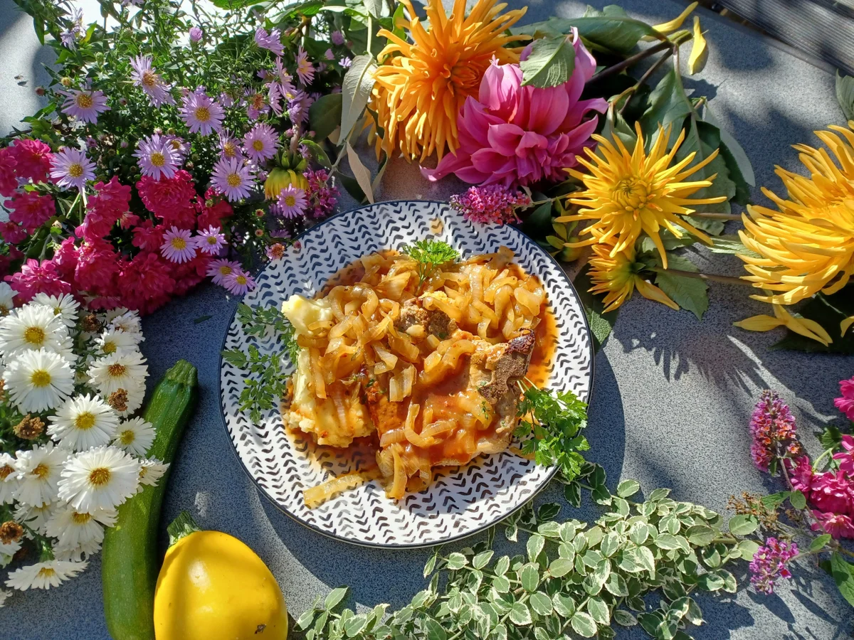 Kotelett mit Zwiebelgemüse - Rezept - Bild Nr. 16172