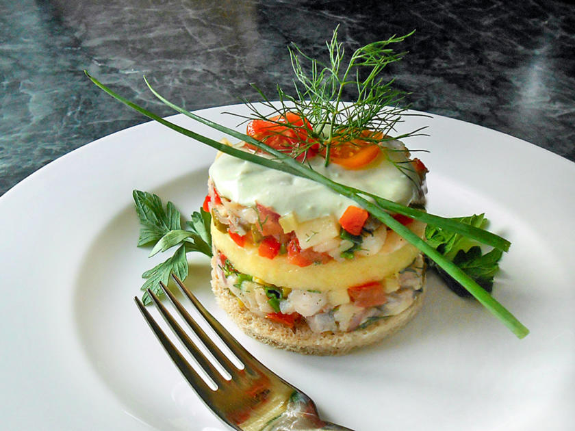 Matjestatar mit Apfel und Wasabi-Crème - Rezept - kochbar.de