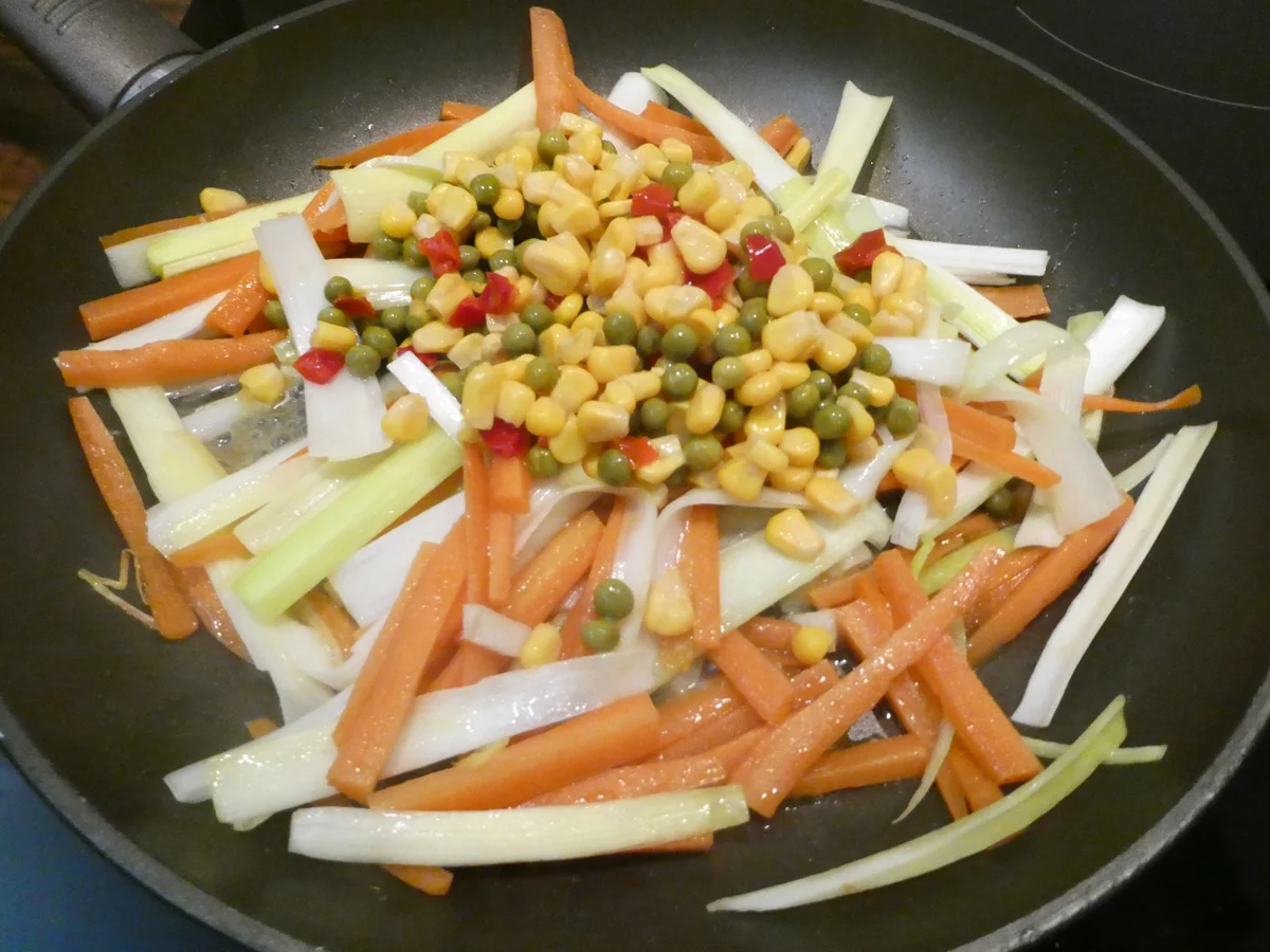 Rezept: Asia Maultaschen Bild Nr. 16178 Asia Maultaschen - Rezept - Bild Nr. 16178