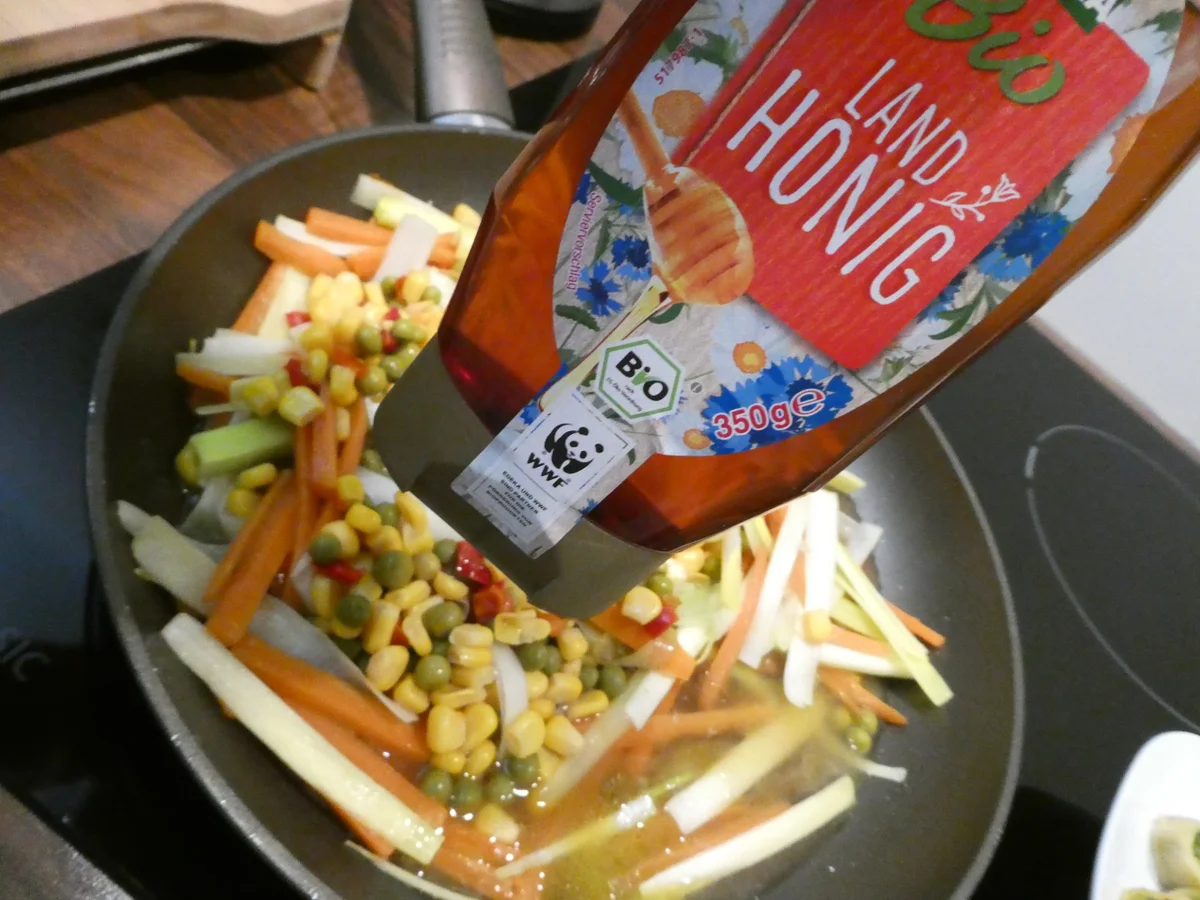 Rezept: Asia Maultaschen Bild Nr. 16180 Asia Maultaschen - Rezept - Bild Nr. 16180