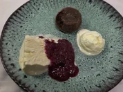 Schokoladen-Lavakuchen und Olivenöl-Eis - Rezept - Bild Nr. 16172