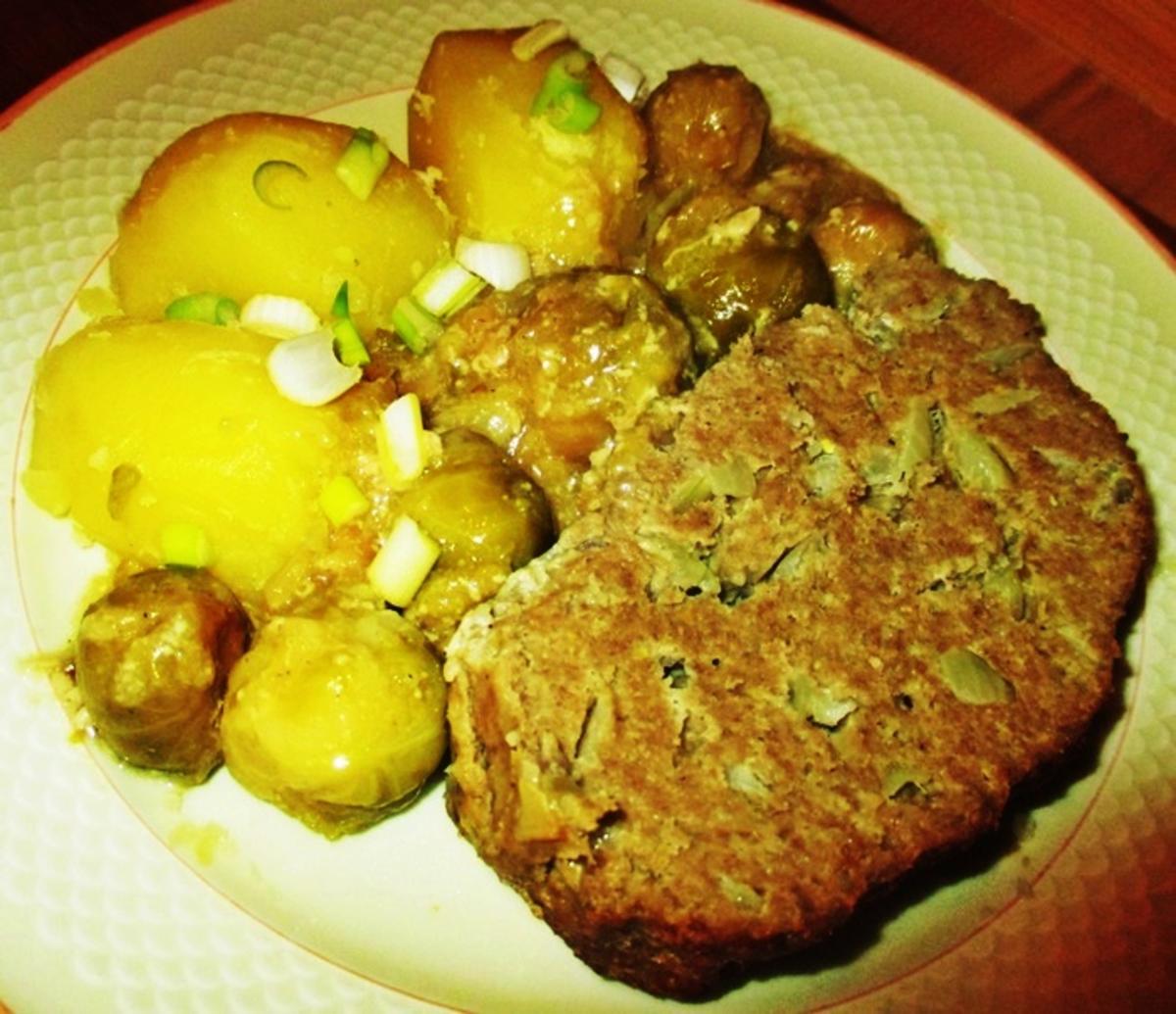 Hackbraten auf einem Rosenkohlbett - Rezept - Bild Nr. 2