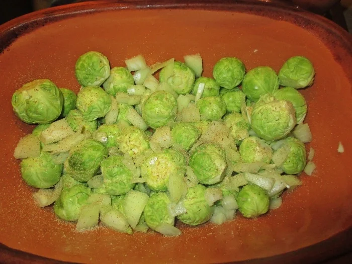 Hackbraten auf einem Rosenkohlbett - Rezept - Bild Nr. 6