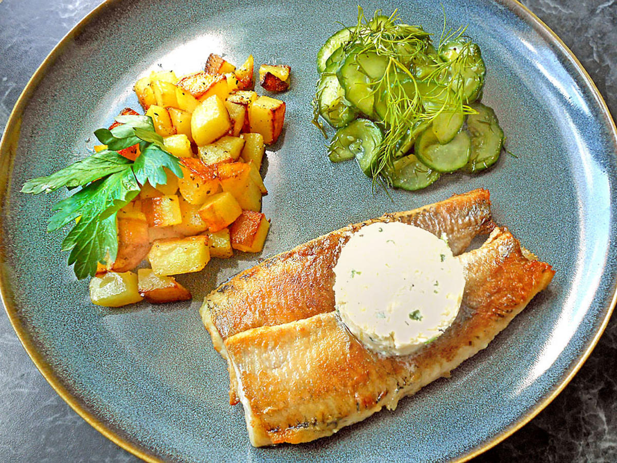 Gebratene Matjesfilets mit Meerrettichbutter - Rezept - kochbar.de