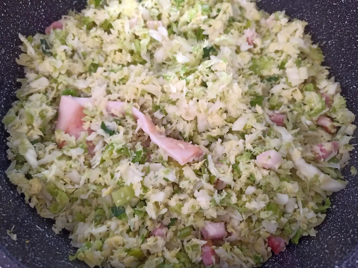 Geschmorter Wirsing auf Kartoffel-Sellerie-Gemüse zur kochbar Challenge Oktober 2022 - Rezept - Bild Nr. 16192