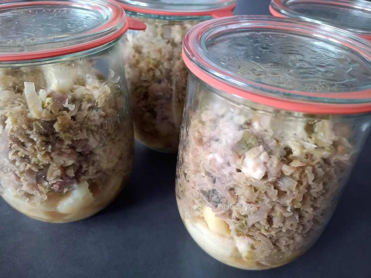 Geschmorter Wirsing auf Kartoffel-Sellerie-Gemüse zur kochbar Challenge Oktober 2022 - Rezept - Bild Nr. 16187