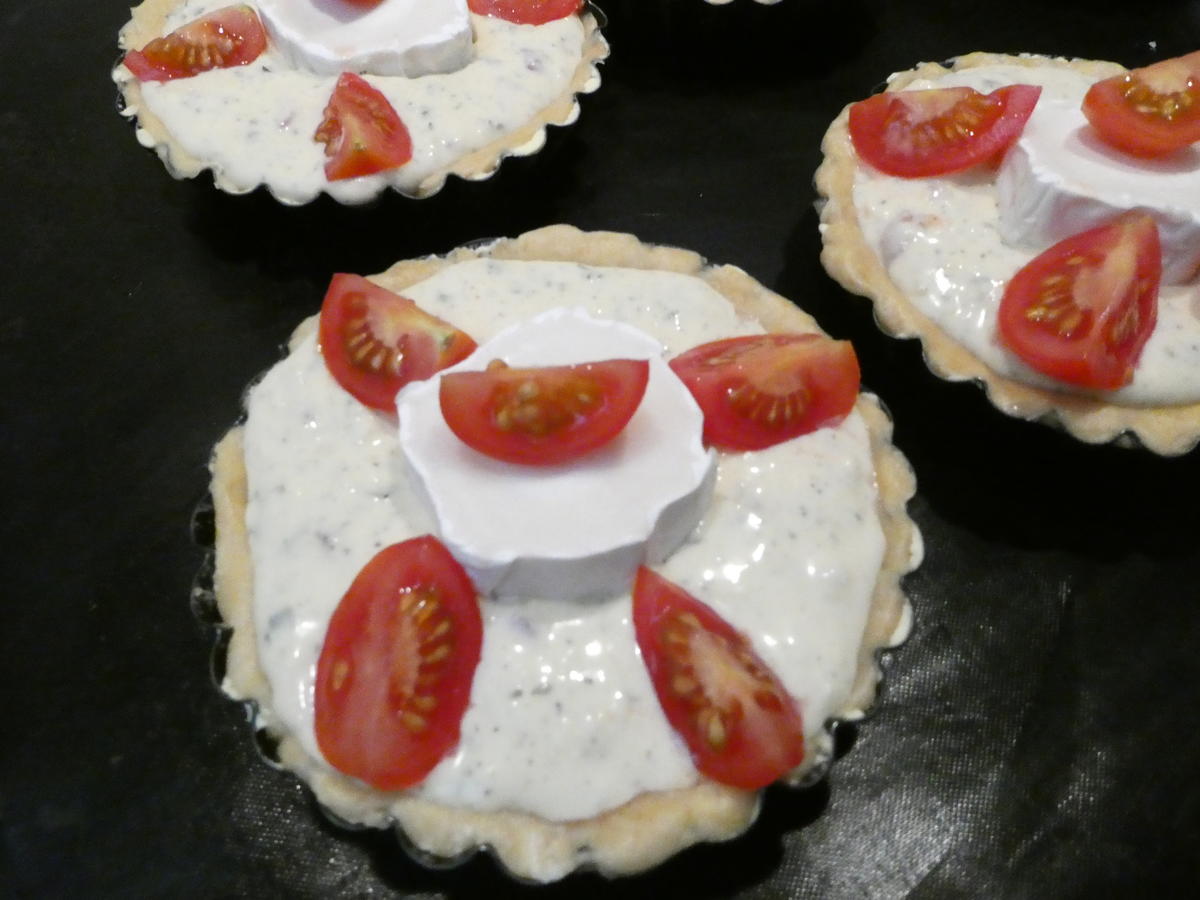 Mini-Tartelettes mit Ziegenkäse und Tomaten - Rezept - Bild Nr. 16189