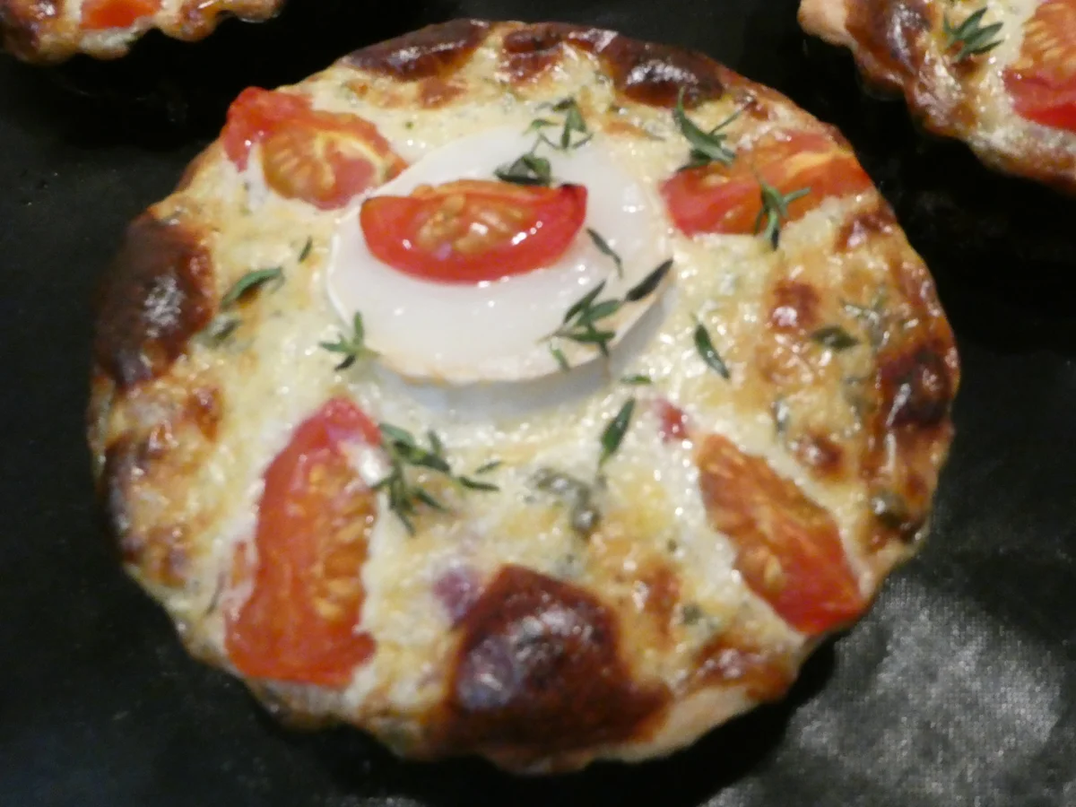 Mini-Tartelettes mit Ziegenkäse und Tomaten - Rezept - Bild Nr. 16190