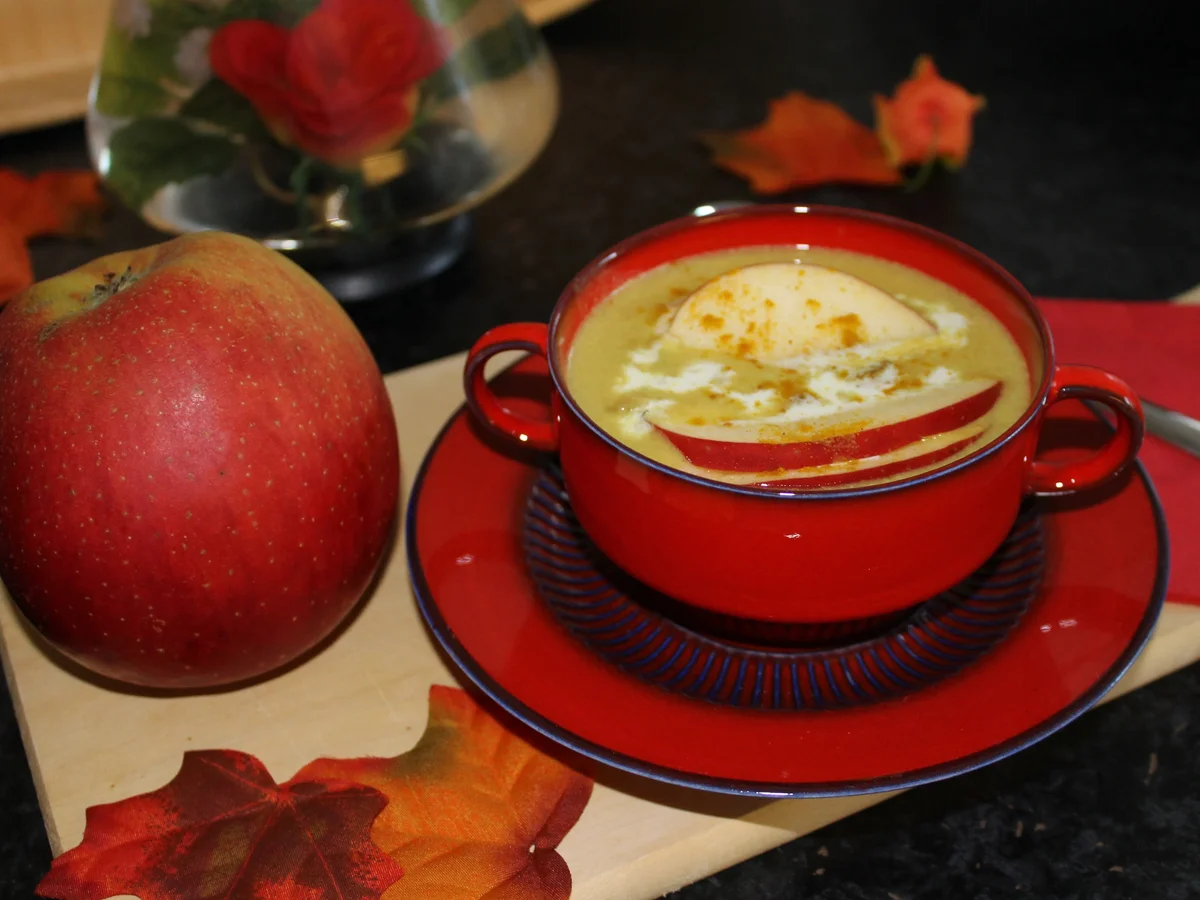 Rezept: Currycremesuppe mit Äpfeln Bild Nr. 16182 Currycremesuppe mit Äpfeln - Rezept - Bild Nr. 16182