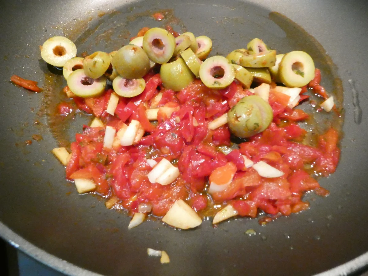 Bandnudeln mit Tomaten-Paprika-Sauce - Rezept - Bild Nr. 16183