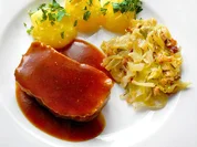 Schweinerücken mit Neuzeller »Schwarzen Abt«, Senf, Knoblauch und Majoran - Rezept - Bild Nr. 16187