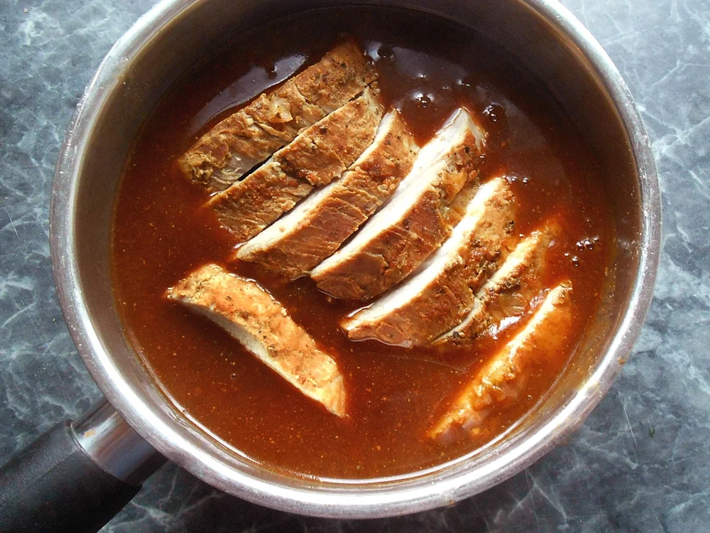 Rezept: Schweinerücken mit Neuzeller »Schwarzen Abt«, Senf, Knoblauch und Majoran Bild Nr. 16196 Schweinerücken mit Neuzeller »Schwarzen Abt«, Senf, Knoblauch und Majoran - Rezept - Bild Nr. 16196