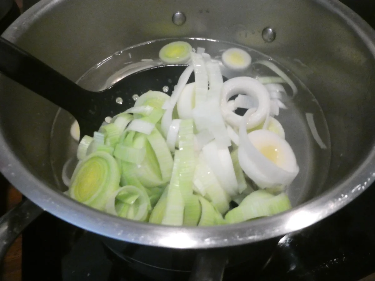 Rezept: Lauch-Flammkuchen Bild Nr. 16190 Lauch-Flammkuchen - Rezept - Bild Nr. 16190