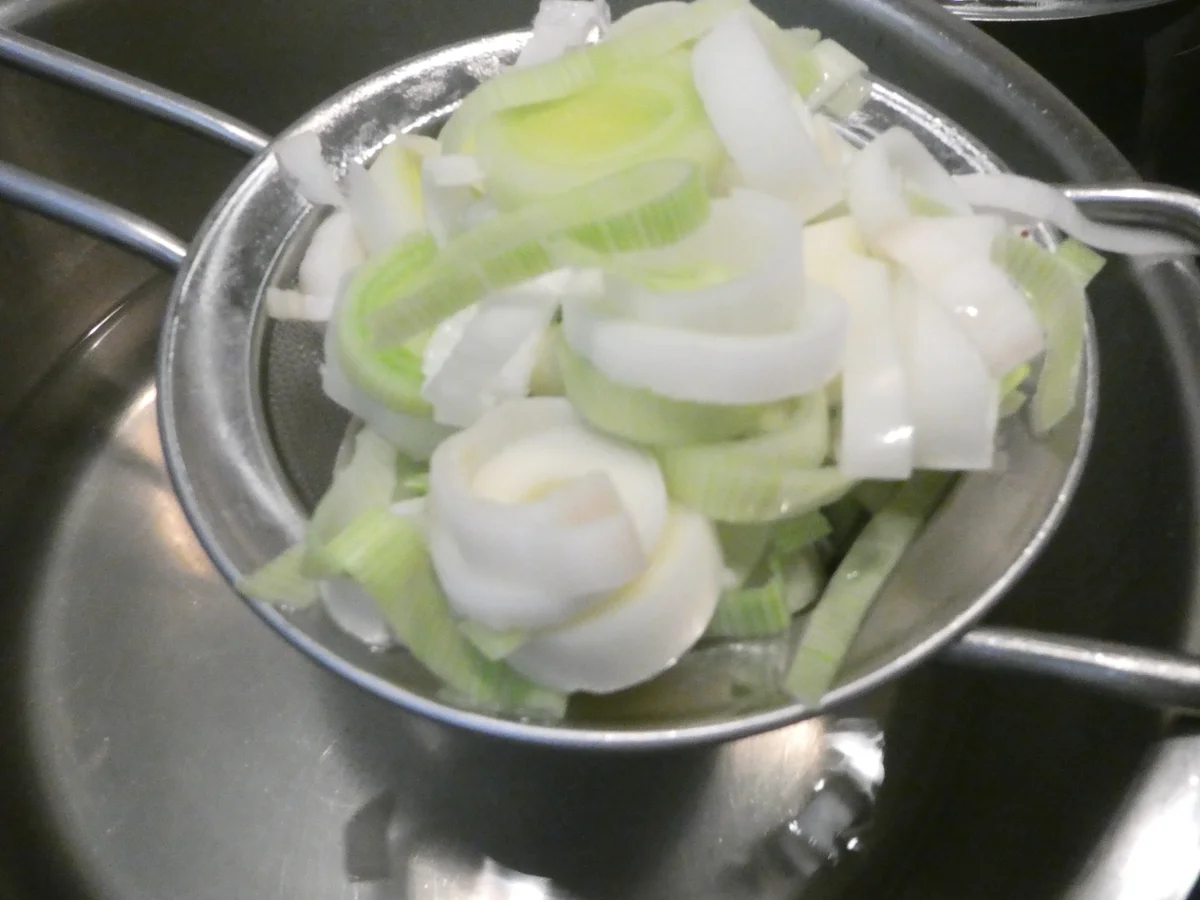 Rezept: Lauch-Flammkuchen Bild Nr. 16191 Lauch-Flammkuchen - Rezept - Bild Nr. 16191