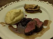 Rehfilet mit Selleriepüree und Brombeersauce - Rezept - Bild Nr. 2