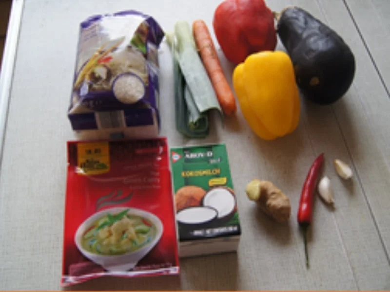 Rezept: Thailändisches grünes Gemüsecurry mit Basmatireis Bild Nr. 3 Thailändisches grünes Gemüsecurry mit Basmatireis - Rezept - Bild Nr. 3