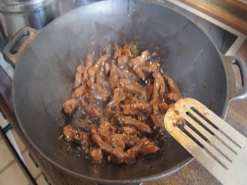 Rezept: Rindfleisch-Steinpilz-Wok in Rahmsauce mit Böhmischen Knödeln Bild Nr. 16196 Rindfleisch-Steinpilz-Wok in Rahmsauce mit Böhmischen Knödeln - Rezept - Bild Nr. 16196