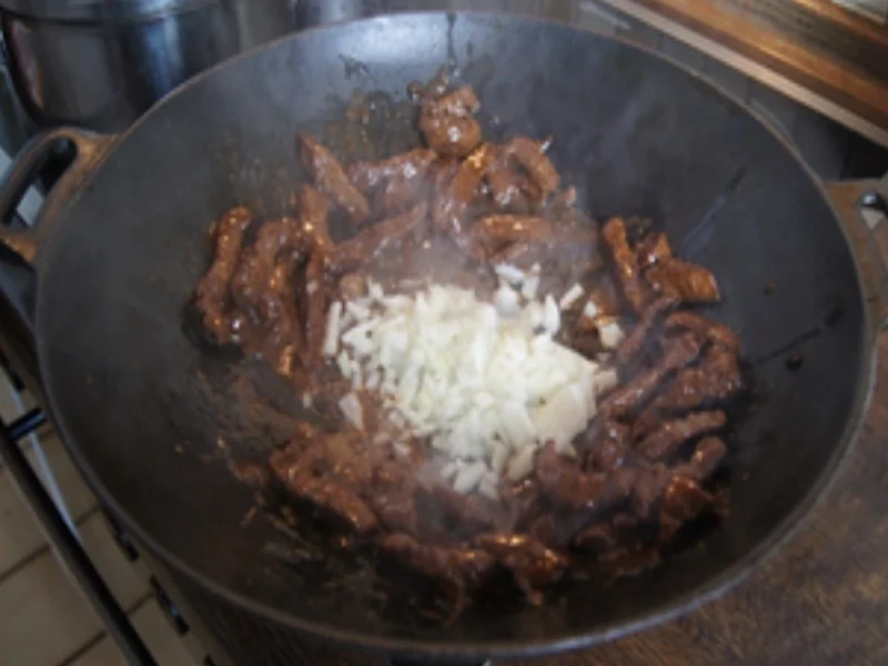 Rezept: Rindfleisch-Steinpilz-Wok in Rahmsauce mit Böhmischen Knödeln Bild Nr. 16197 Rindfleisch-Steinpilz-Wok in Rahmsauce mit Böhmischen Knödeln - Rezept - Bild Nr. 16197