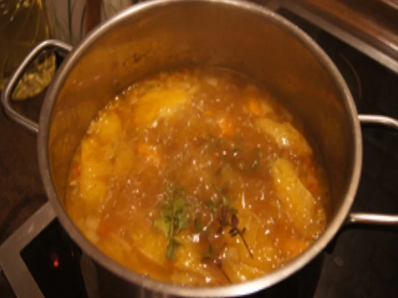 Kürbissuppe mit Thymian und Nürnberger-Bratwurst-Spieß - Rezept - Bild Nr. 16196