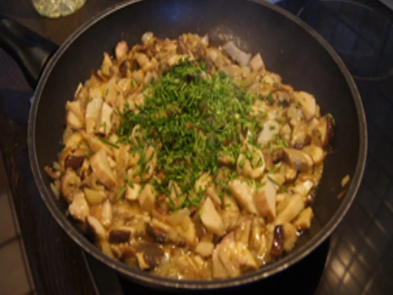 Rezept: Steinpilzpfanne mit Bauernbrot Bild Nr. 7 Steinpilzpfanne mit Bauernbrot - Rezept - Bild Nr. 7