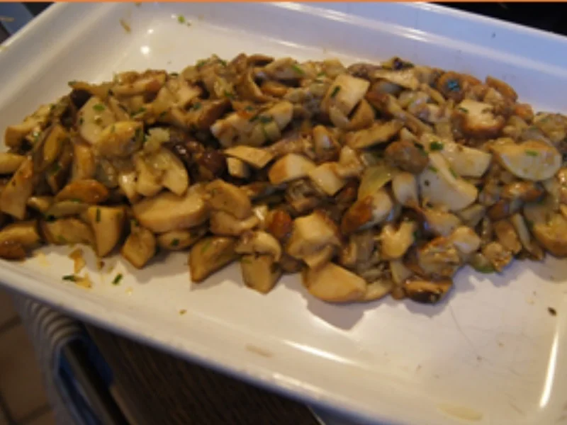 Rezept: Steinpilzpfanne mit Bauernbrot Bild Nr. 8 Steinpilzpfanne mit Bauernbrot - Rezept - Bild Nr. 8