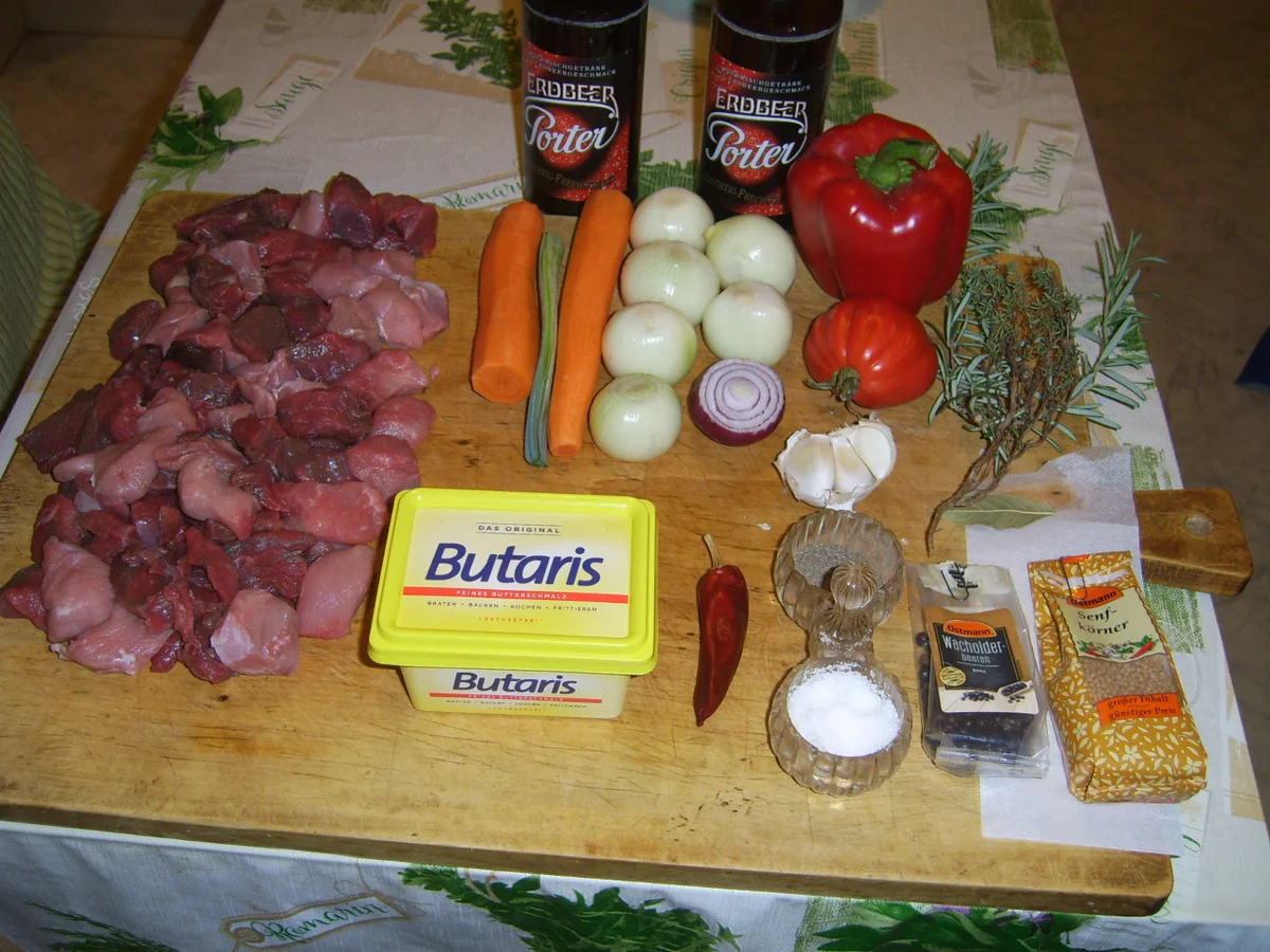 Rezept: Schwarzbiergulasch Halb & Halb Bild Nr. 16192 Schwarzbiergulasch Halb & Halb - Rezept - Bild Nr. 16192