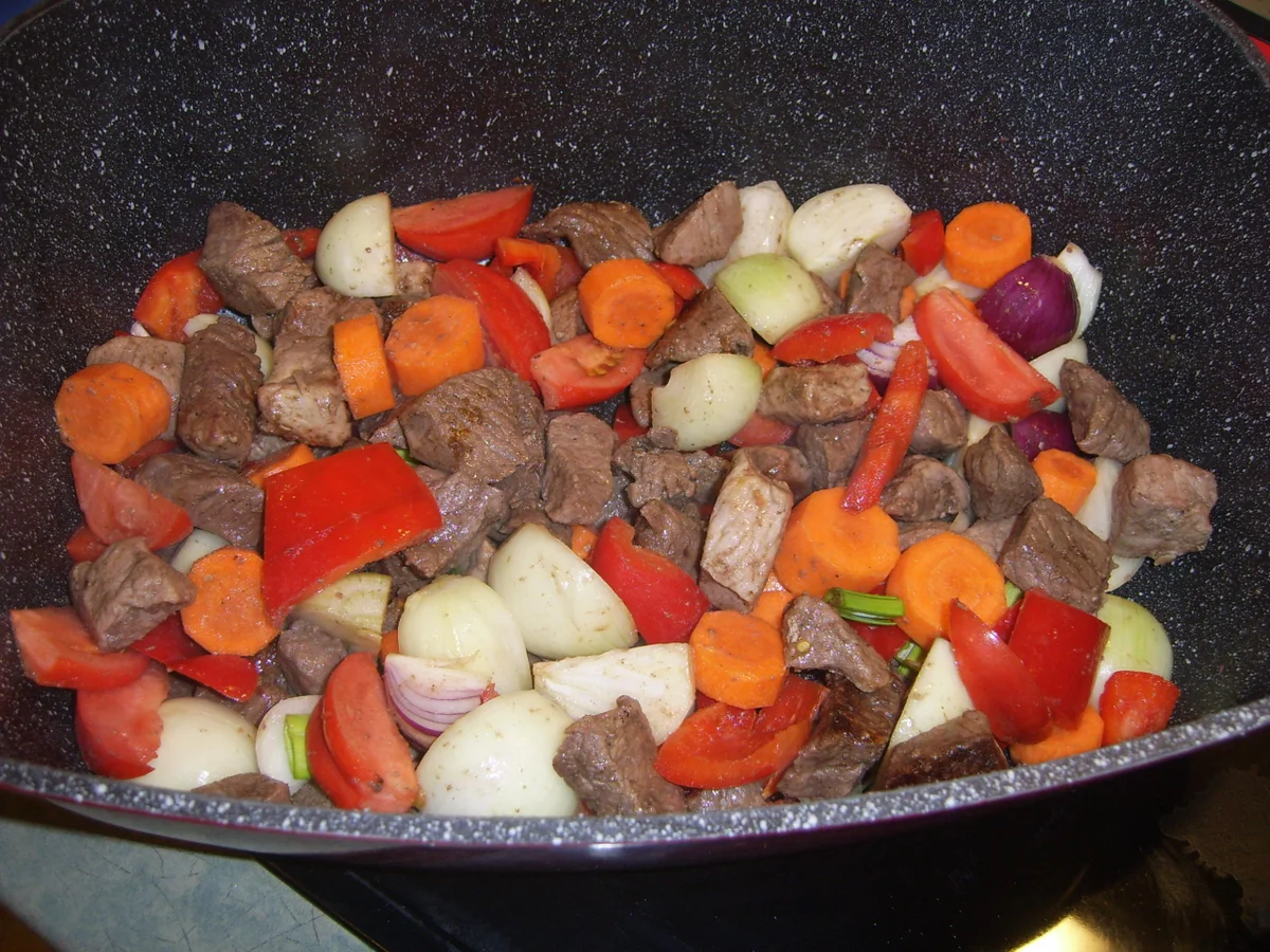 Rezept: Schwarzbiergulasch Halb & Halb Bild Nr. 16197 Schwarzbiergulasch Halb & Halb - Rezept - Bild Nr. 16197