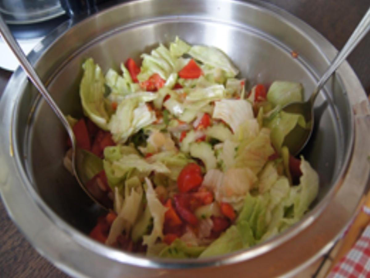 Grillhähnchen mit gemischten Salat und Honig-Senf-Dressing - Rezept - Bild Nr. 9