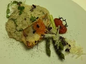 Zanderfilet mit Graupenrisotto, Cocktailtomaten und grünem Spargel - Rezept - Bild Nr. 2