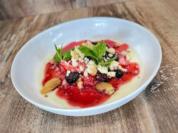 Beerenkompott mit Vanille-Crumble und Namelaka (Wayne Carpendale) - Rezept - Bild Nr. 2