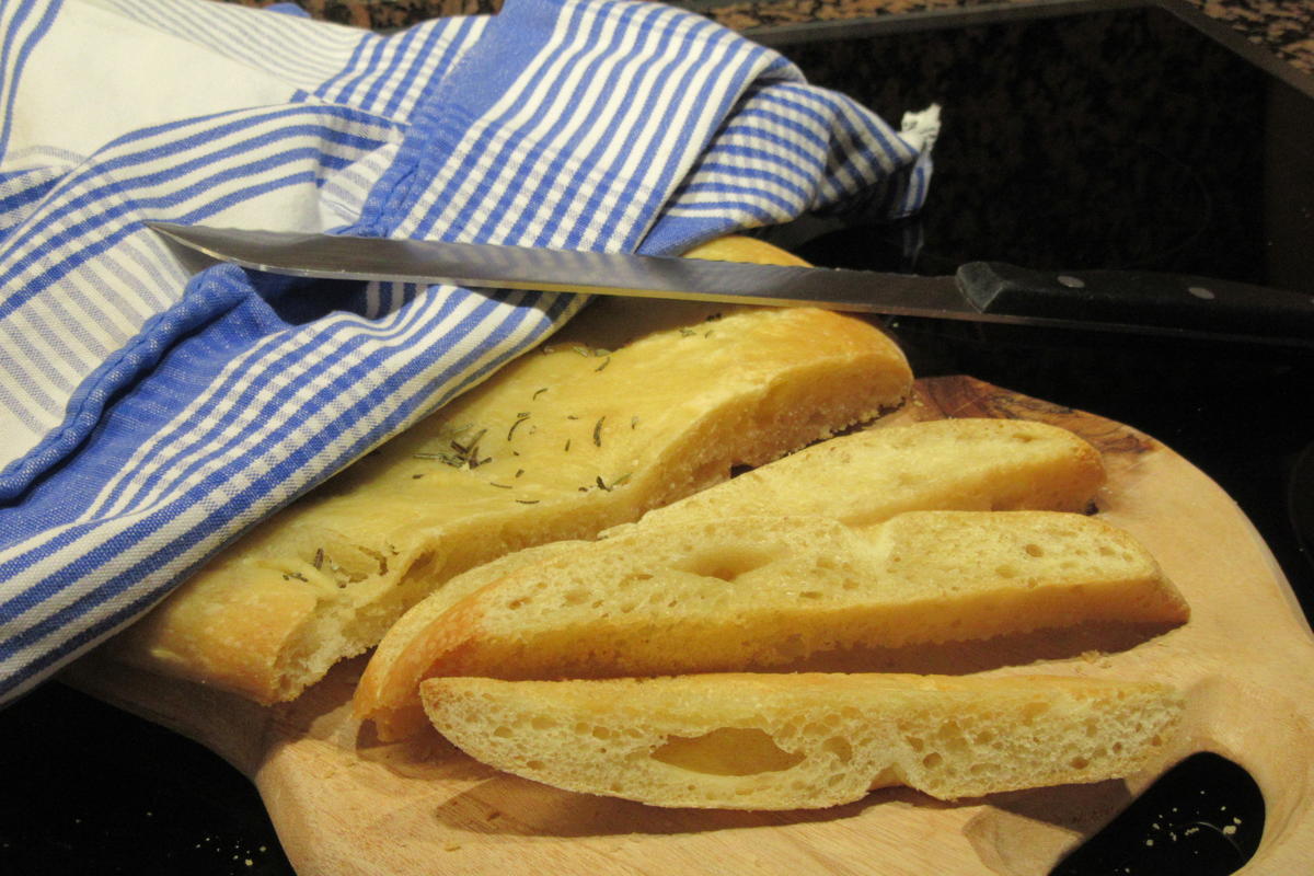 Pikantes Backen:  Schnelles ligurisches Brot - Rezept - Bild Nr. 2