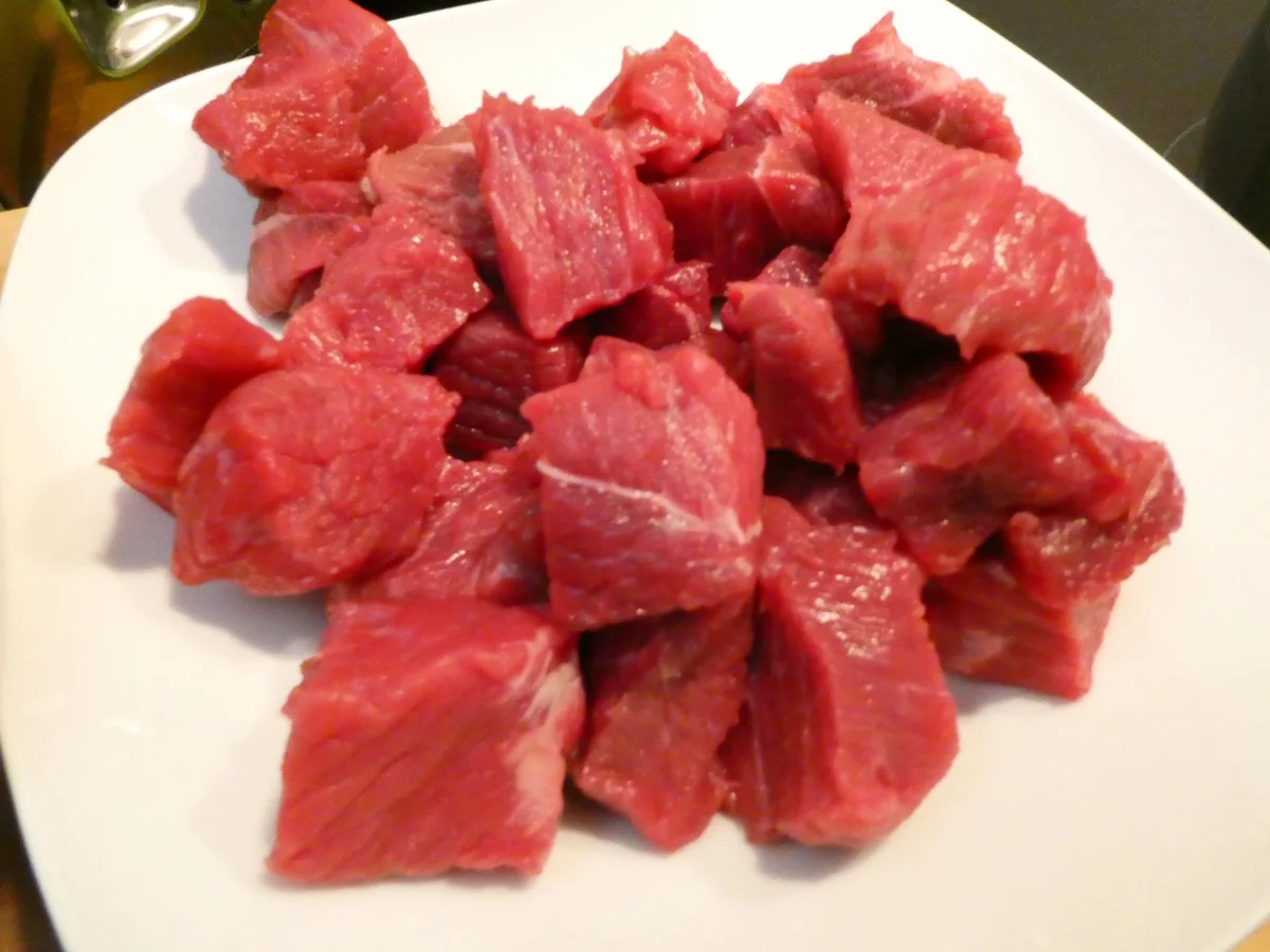 Rezept: Gulasch unter Kartoffelkruste Bild Nr. 16193 Gulasch unter Kartoffelkruste - Rezept - Bild Nr. 16193