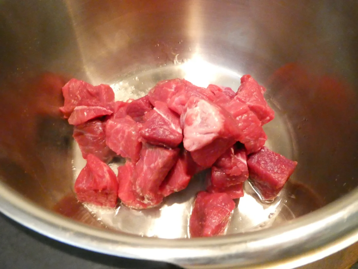 Rezept: Gulasch unter Kartoffelkruste Bild Nr. 16194 Gulasch unter Kartoffelkruste - Rezept - Bild Nr. 16194