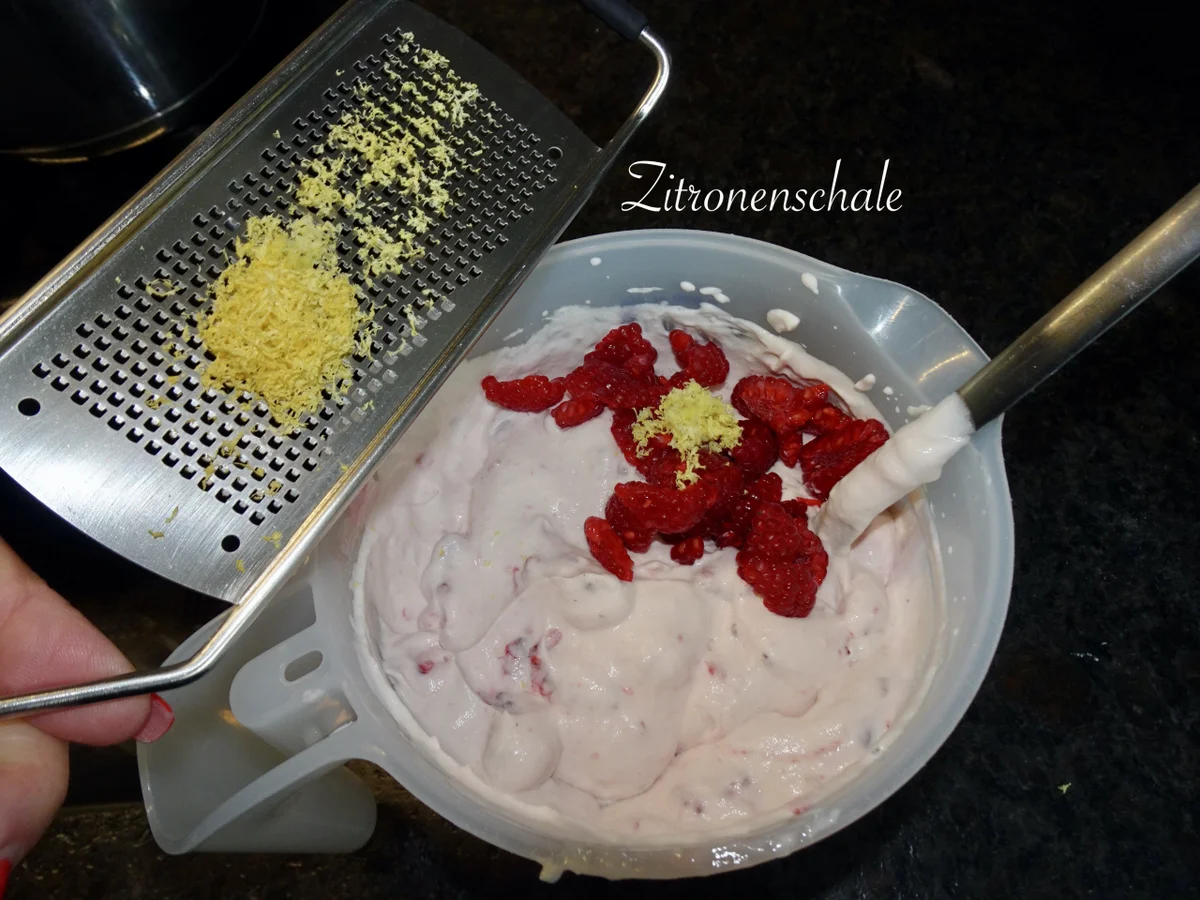 Rezept: geeeistes Crunchy Himbeer Dessert Bild Nr. 16208 geeeistes Crunchy Himbeer Dessert - Rezept - Bild Nr. 16208