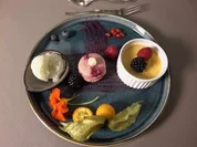 Leche Flan mit Rambutan Sorbet und Macarons - Rezept - Bild Nr. 16202