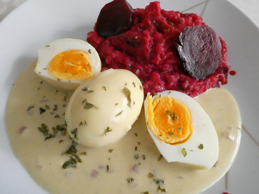 Senfeier mit Kartoffel-Rote Bete -Stampf - Rezept - kochbar.de