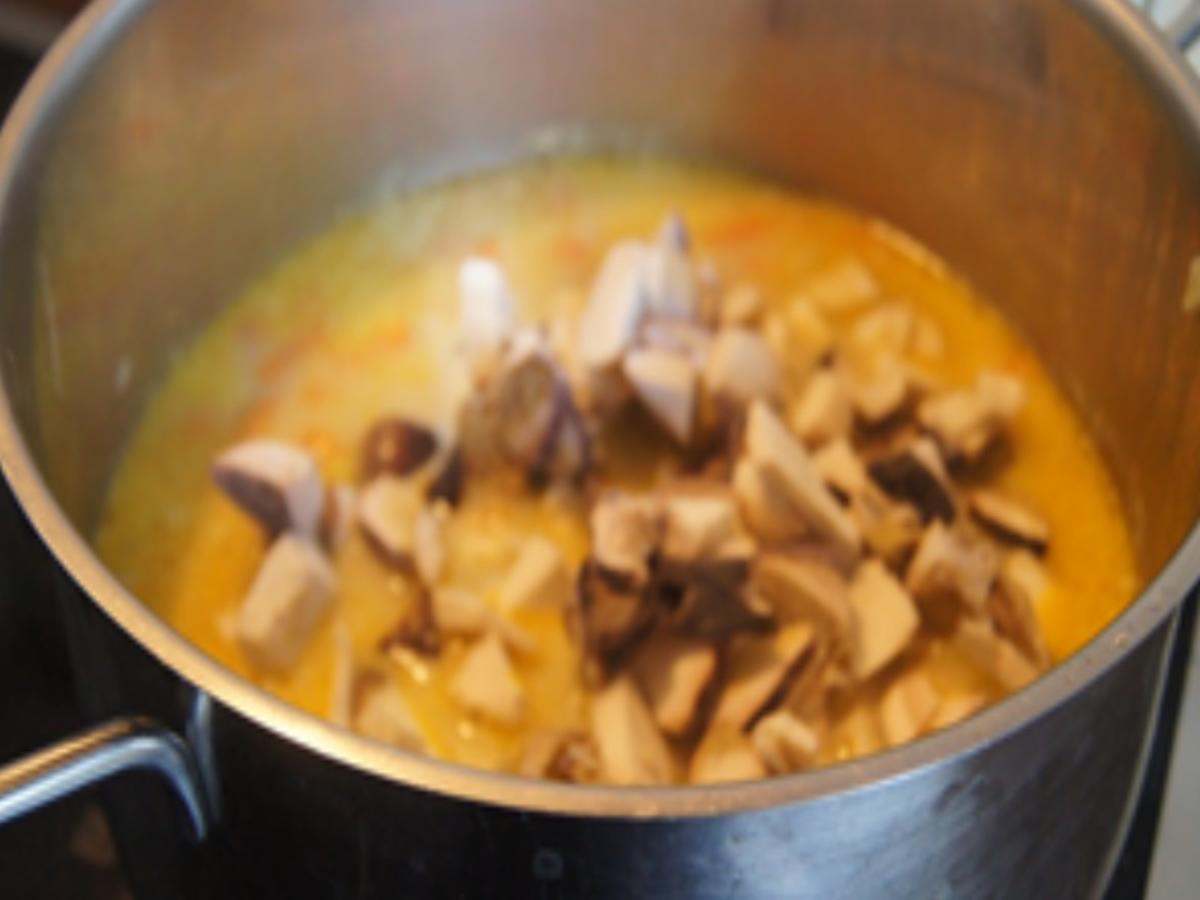 Möhren-Pastinaken-Suppe mit Kokosmilch und Steinpilzen - Rezept - Bild Nr. 13