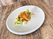 Osmanisches Backhendl mit scharfen Pickles und rotem Reis (Amira Pocher) - Rezept - Bild Nr. 2