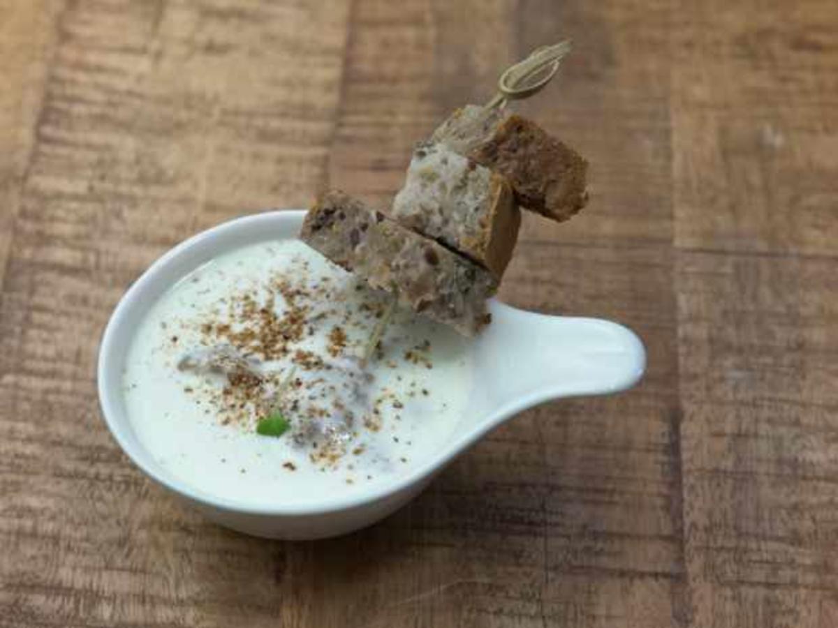 Mushroom-Cappuccino mit Trüffel-Öl, dazu selbstgebackenes Brot - Rezept - Bild Nr. 2