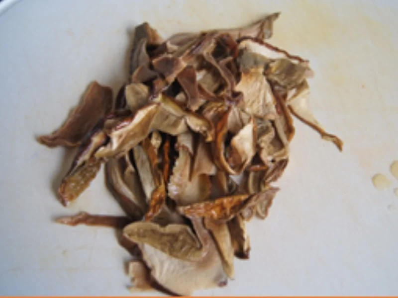 Spaghetti carbonara mit getrockneten Steinpilzen - Rezept - Bild Nr. 5