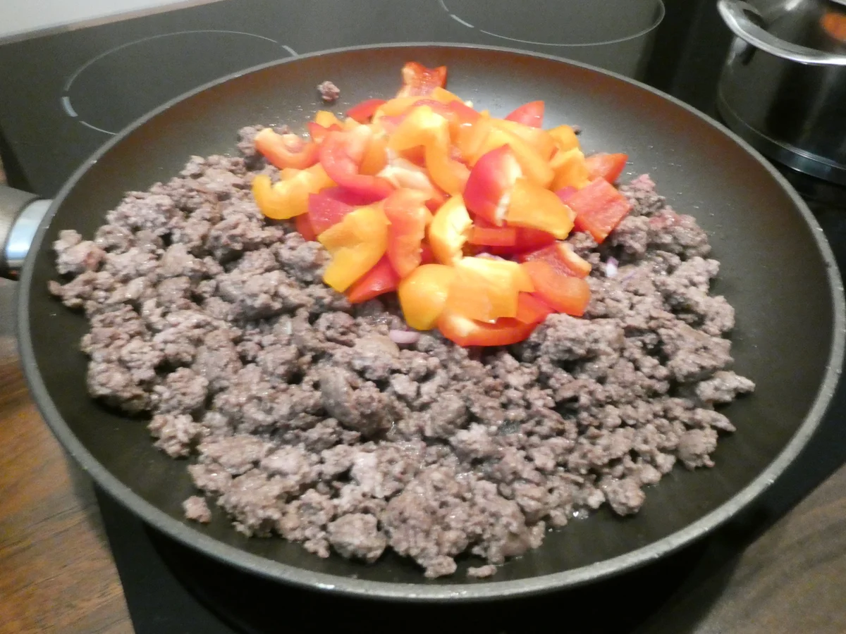 Rezept: Hackfleisch-Paprika-Kuchen Bild Nr. 16212 Hackfleisch-Paprika-Kuchen - Rezept - Bild Nr. 16212