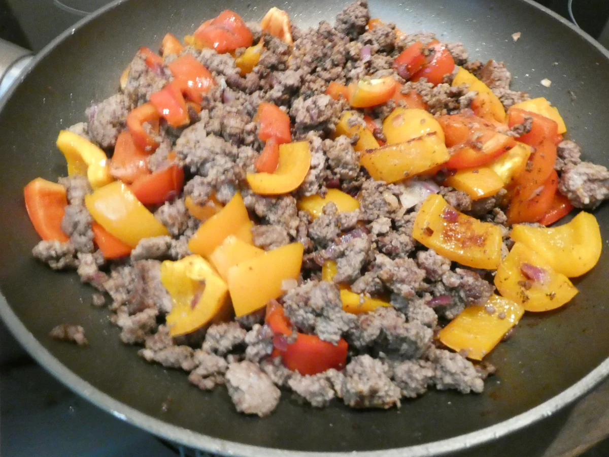 Rezept: Hackfleisch-Paprika-Kuchen Bild Nr. 16213 Hackfleisch-Paprika-Kuchen - Rezept - Bild Nr. 16213